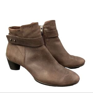 Ecco sz 38 US 7.5-8 moleskin gray leather heeled ankle booties